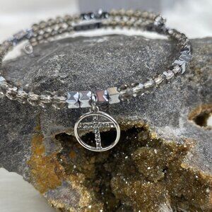 Silver Tone Memory Wire Glass Bead Bracelet Cross Dangle Charm Rhinestone